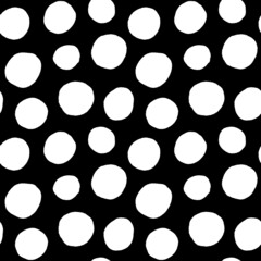 Polka dots, hand drawn spots seamless vector pattern. Scattered big and small circles, points in various sizes. Monochrome retro background. Decorative black and white design tiles. - 472848362