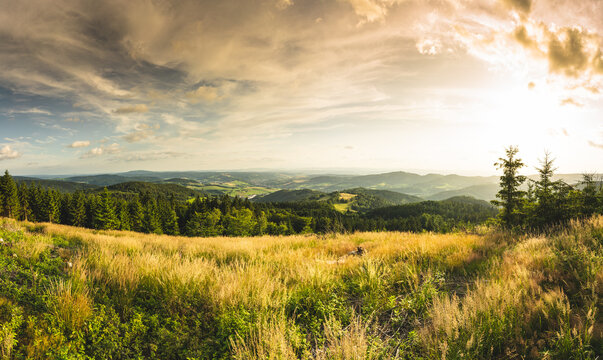 Blick in den Th&uuml;ringer Wald vom H&ouml;hnberg bei Floh-Seligenthal