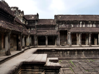 Obraz premium Angkor Wat temple, reliefs on preserved walls, Siem Reap, Cambodia.