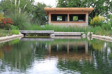 Obraz premium Photo d'une magnifique piscine naturel