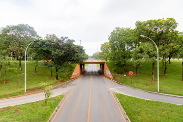 Scissors in Brasilia's traffic typical of the structure of the pilot plan of a planned city