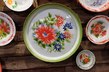 galvanized tray or Thai zinc-coated containers for various food Used to decorate the shop with shapes and colors that look old. beautiful classic