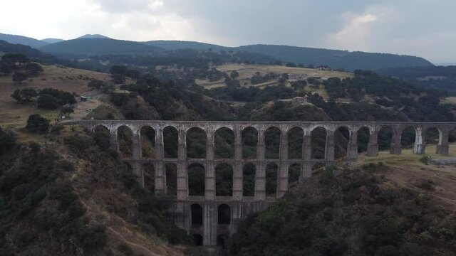 Front view of the Site Arches