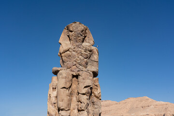 Colossi of Memnon - Angle