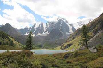 Fototapeta premium The second Shavlinskoe lake in Altai 