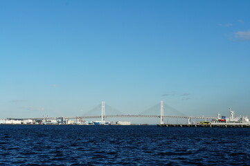 横浜、港、海、自然。　横浜は変わらずに輝いています。