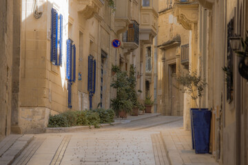 Obraz premium Old street in small town on island of Malta