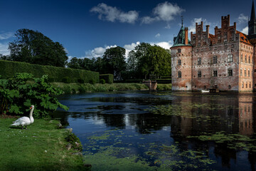 Obraz premium Castle estate during summer day in Egeskov Slot, Denmark