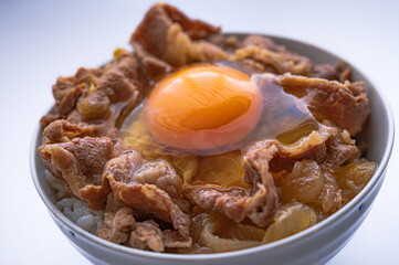 牛丼卵付き