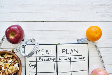 Obraz na płótnie Canvas snack breakfast organic fitness health wooden table