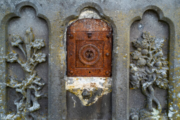 sculptures d'un monument religieux 