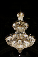 Obraz premium A large beautiful chandelier hung in the temple.
