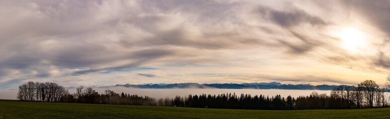 Fototapeta na wymiar Hohenpeissenberg, Nebelmeer, Wolkenmeer, Wolken, Panorama, Alpenblick, Sonnenuntergang, Bayern, Oberbayern, Deutschland
