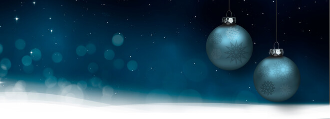 Glänzende Blaue Weihnachtskugeln am Band vor einem Hintergrund mit Bokeh Lichtern