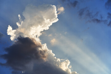 Fototapeta na wymiar sunset sky with lighted clouds