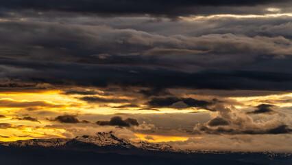 Fototapeta na wymiar A sunset in the desert in Central Oregon