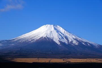 【山梨】長池親水公園から見る山中湖と富士山（冬）