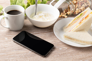 カロリー計算をしながら軽めの食事