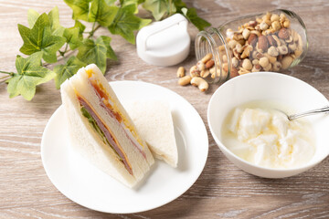 軽めの朝食、ブランチ