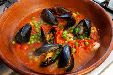 The soup of mussels and peas with tomato is a very versatile dish, in fact they are very good eaten...