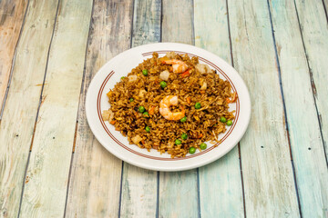 fried rice with vegetables, prawns and soy sauce, it is very simple to prepare