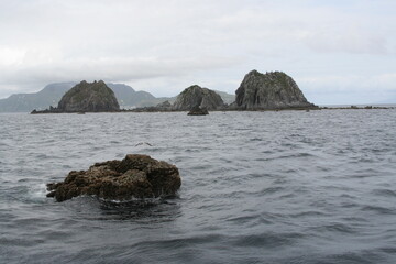 神津島沖、恩馳群礁を望む
