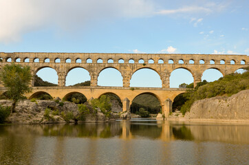 Fototapeta premium Pont du Gard - Antico acquedotto Romano - Francia