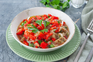 Eggplant, pepper and parsley salad with garlic and olive oil