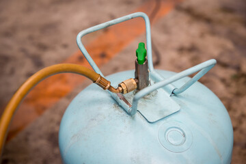 Coupler contains R134a adapter for refrigerant fill the infusion tank. Refrigerant gas cylinder...
