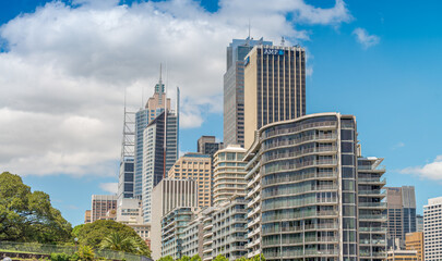 Fototapeta na wymiar SYDNEY - OCTOBER 2015: Sydney skyline and buildings. Sydney attracts 20 million tourists annually