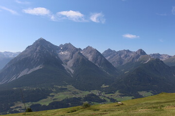 Fototapeta premium Der Blick ins Engadin in den Schweizer Alpen.
