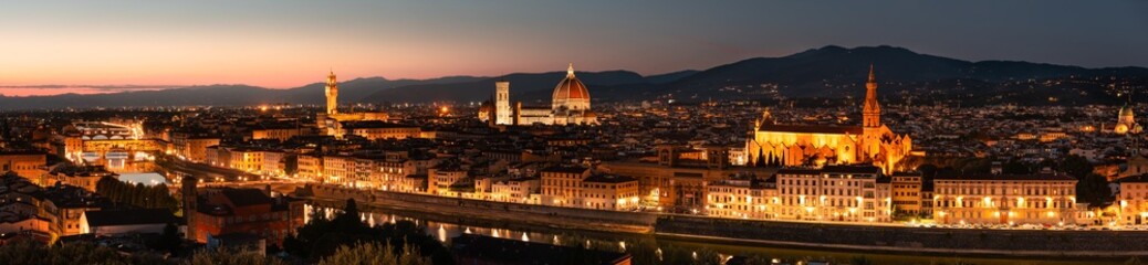 Fototapeta na wymiar High panorama above Firenze with the Arno river in the Tuscany, Italy.