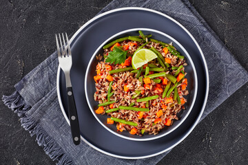 fried brown rice with green beans and carrot - obrazy, fototapety, plakaty
