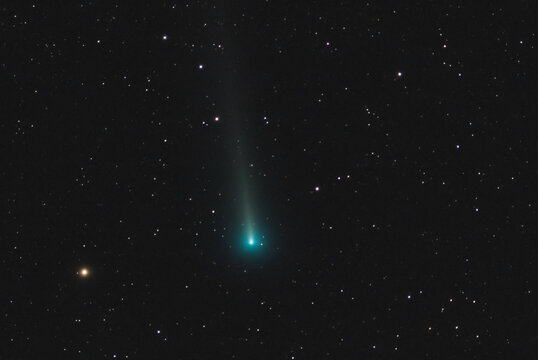 Comet Leonard C / 2021 A1 photographed on December 4, 2021 with an 80mm refracting telescope