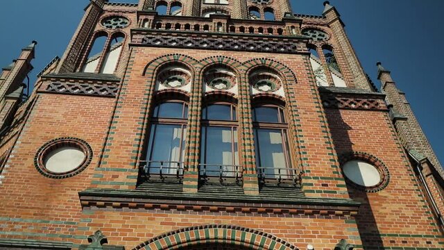 Smooth Gimbal Shot of Old Post Office