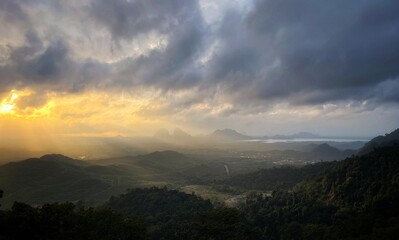 Obraz premium sunrise in the mountains