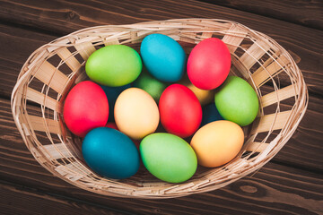 Basket with easter eggs 