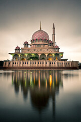 Obraz premium mosque at sunset