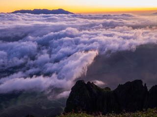 阿蘇山高岳山頂からの朝焼け