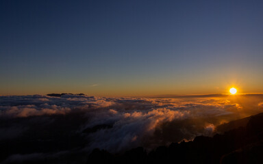 阿蘇山高岳山頂からの朝焼け