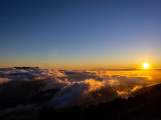 阿蘇山高岳山頂からの朝焼け