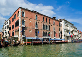 Obraz na płótnie Canvas Venice architecture along Grand canal, Italy