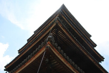 Fototapeta na wymiar Templo Ninnaji , Kioto. Es uno de los principales templos budistas de la escuela Shingon de Japón.