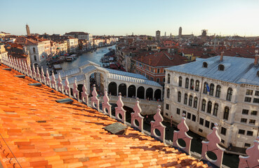 Blick vom Fondaco dei Tedesch auf den Canal Grande im Stadtteil Rialto, Venedig