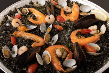 イカ墨パエリア