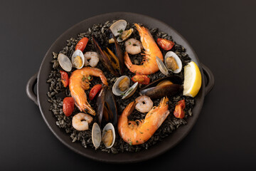 イカ墨パエリア