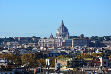 Fototapeta na wymiar Blick von der Villa Medici über die Altstadt von Rom zum Petersdom, Italien