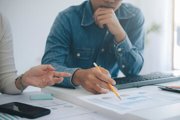 Businessmen teamwork meeting to discuss the investment.