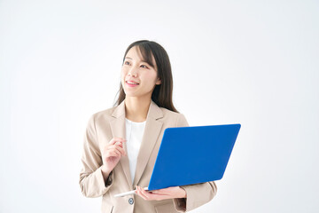 ビジネスウーマン  パソコン　白背景
