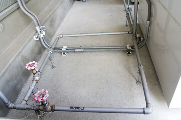 バルブのON/OFF 配管